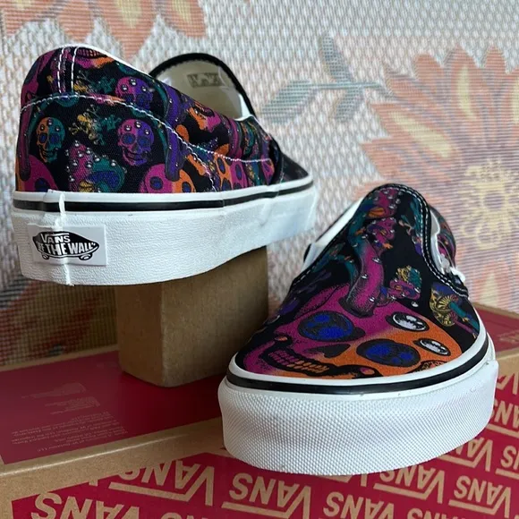 Vans Classic Slip-OnTrippy Drip Black MultiVNOA7Q5DOZBMen’s sneakers