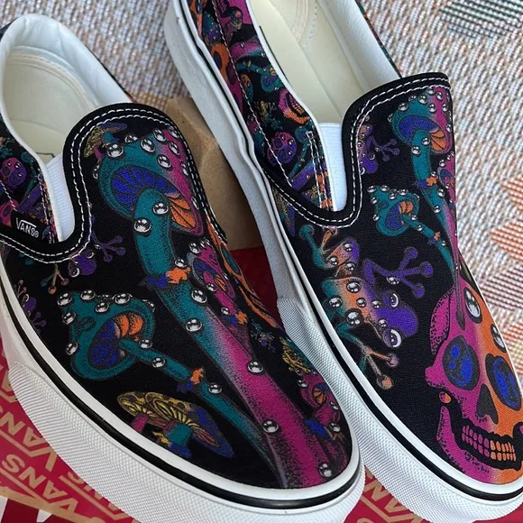 Vans Classic Slip-OnTrippy Drip Black MultiVNOA7Q5DOZBMen’s sneakers