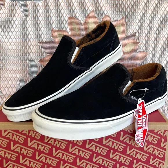 Vans WMNS Classic Slip-On(Sherpa)Black/MarshmallowIN0A7VCFABISneakers