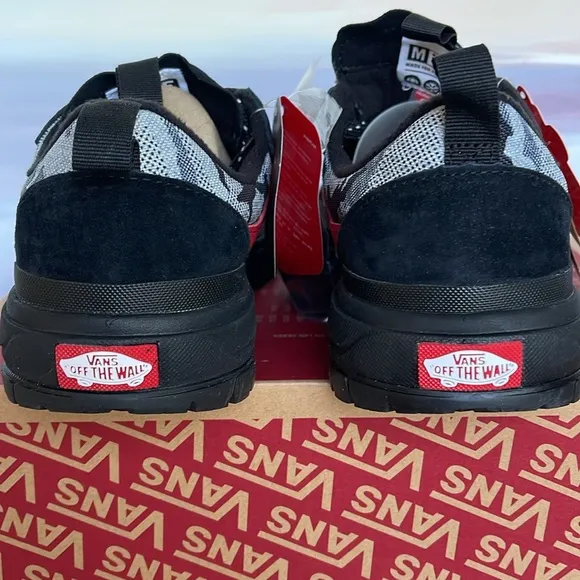 Vans WMNS Ultrarange ExoArctic Camo BlackVN0A5KS4BLKSneakers