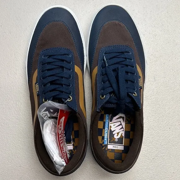 VANS x INDEPENDENT | Crockett Dress Blue, Brown &amp; White Skate Shoes