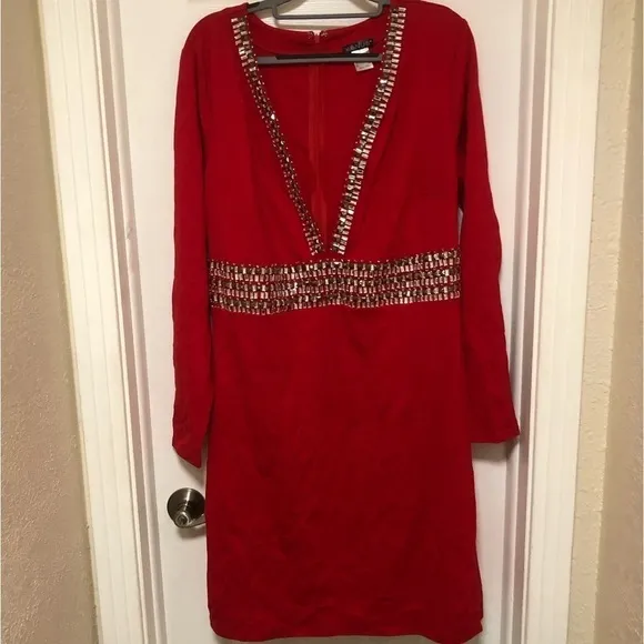 💃🏻🔥VENUS Red Plunging Embellished Dress🔥💃🏻