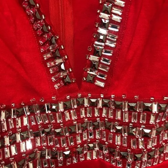 💃🏻🔥VENUS Red Plunging Embellished Dress🔥💃🏻