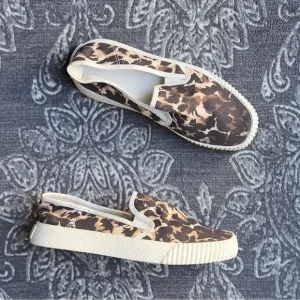 Veronica Beard Panelle Splashy Leopard Print Canvas Slip On Sneakers Size 6
