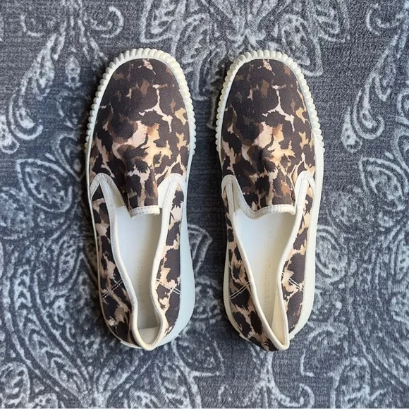 Veronica Beard Panelle Splashy Leopard Print Canvas Slip On Sneakers Size 6
