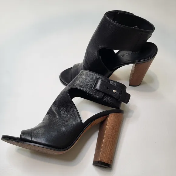 Vince Addie high heels black leather block chunky heel ankle strap shoes size 7