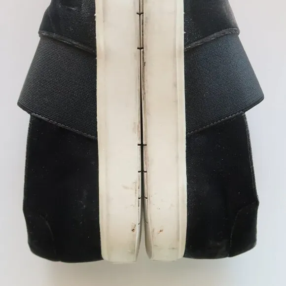 Vince Corbin Grey Velvet Slip On Sneakers / Flats / Shoes Size 9 M