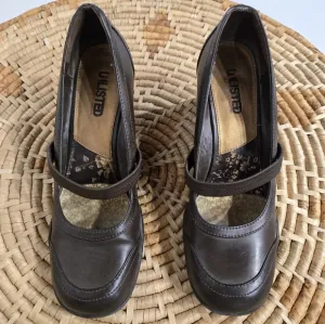 Vintage 1990s Y2K Chunky Wedge Square Toe Brown Mary Jane Shoes 7.5
