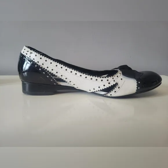 Vintage Arnold Churgin Saddle Style Shoes With Cutouts, VGUC, Size 6.5