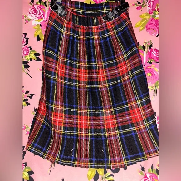 Vintage authentic Scotland kilt skirt red plaid tartan grunge highland home ind.