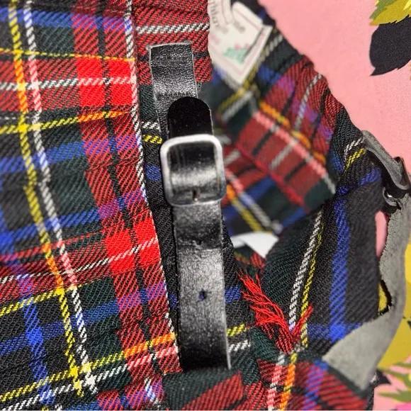 Vintage authentic Scotland kilt skirt red plaid tartan grunge highland home ind.