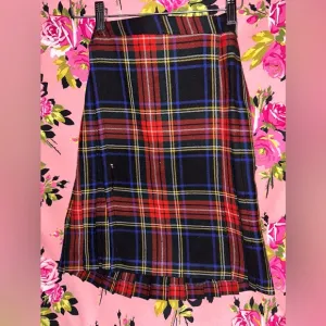 Vintage authentic Scotland kilt skirt red plaid tartan grunge highland home ind.