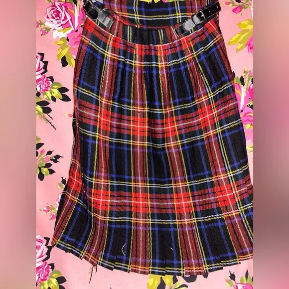 Vintage authentic Scotland kilt skirt red plaid tartan grunge highland home ind.