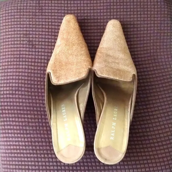 Vintage Kitten Heel Mule Pumps Mismatched Szs 9 8 GUC