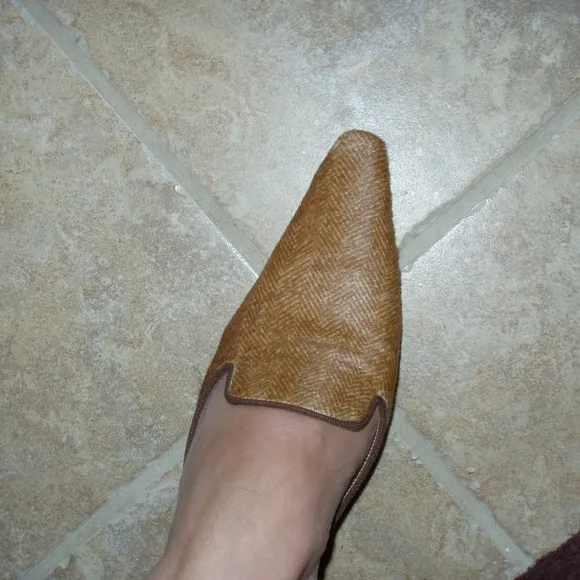 Vintage Kitten Heel Mule Pumps Mismatched Szs 9 8 GUC