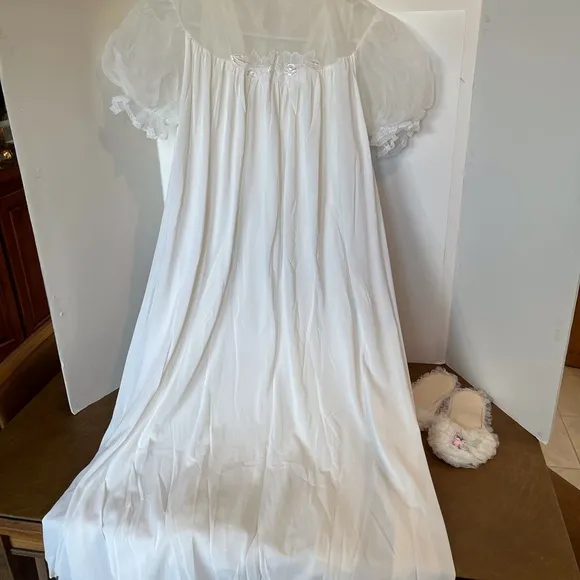 Vintage White Lace Nightgown, Robe and Slipper Set