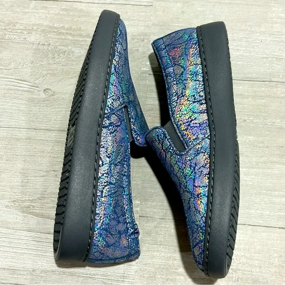Vionic Avery Pro Slip On Shoes Blue Metallic