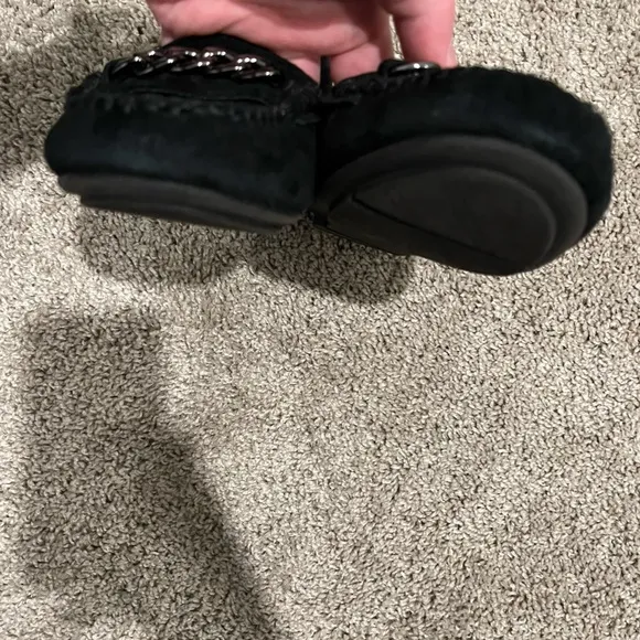 Vionic black suede Mesa loafers with gunmetal/muted silver chain accents