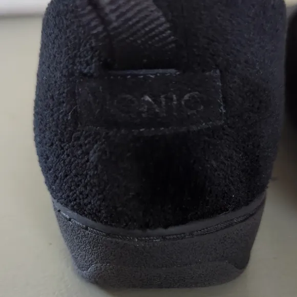 Vionic Indulge Kalia Slippers Black size 9