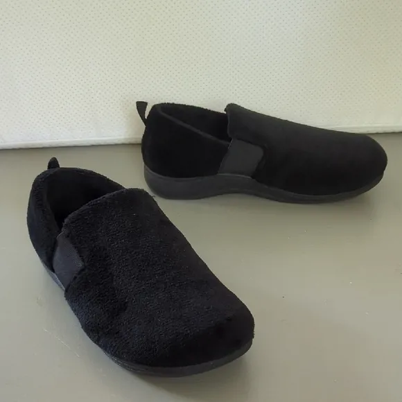 Vionic Indulge Kalia Slippers Black size 9