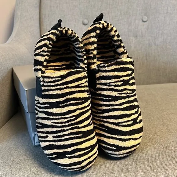 Vionic Indulge Kalia Tiger stripe slip on slipper size 5