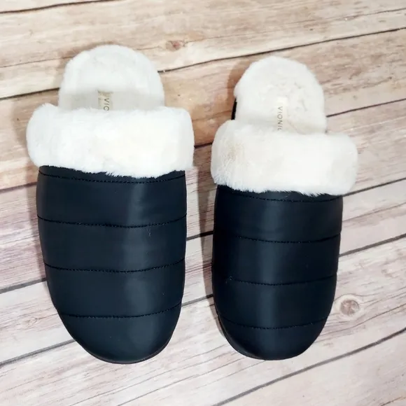 Vionic Josephine Faux Fur black quilted slippers 6