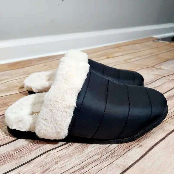 Vionic Josephine Faux Fur black quilted slippers 6