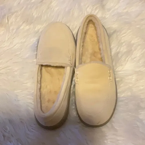 Vionic Lynez Cozy Comfortable Indoor Outdoor Faux Shearling Slippers Size 8.