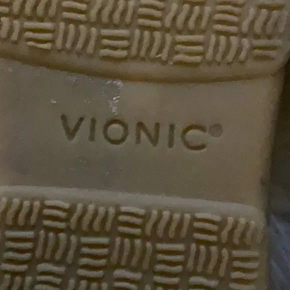 Vionic Lynez Cozy Comfortable Indoor Outdoor Faux Shearling Slippers Size 8.
