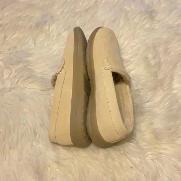 Vionic Lynez Cozy Comfortable Indoor Outdoor Faux Shearling Slippers Size 8.