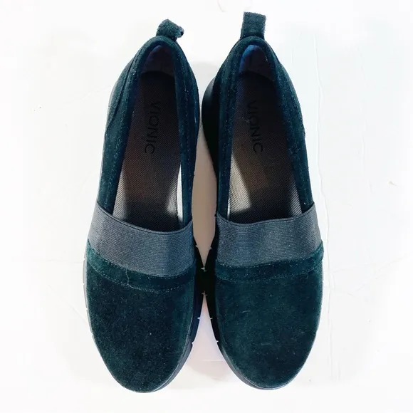 Vionic Women’s 8.5 Slip On Shoes Loafers  Comfort Flats Kristi Black Suede NWOT