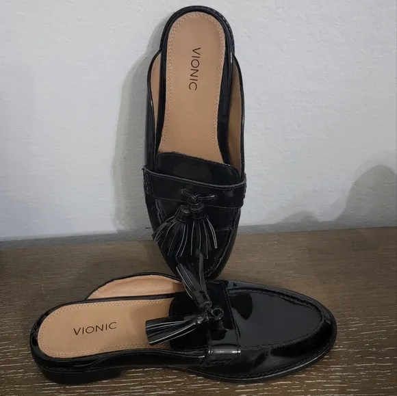 VIONIC Women's Black Tassel Loafers Sz 8 *Worn Once*