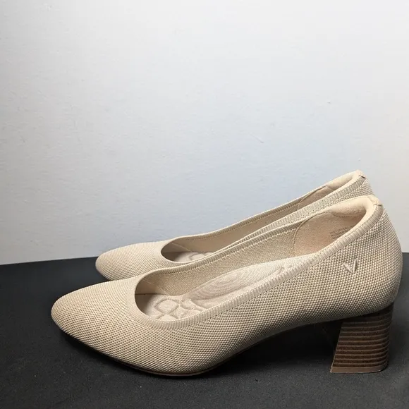 Vivaia Heels Tamia Almond Toe Block Pumps Comfy Shoes Sz 41 Office Church