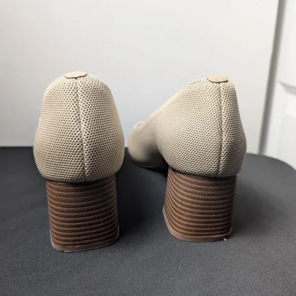 Vivaia Heels Tamia Almond Toe Block Pumps Comfy Shoes Sz 41 Office Church