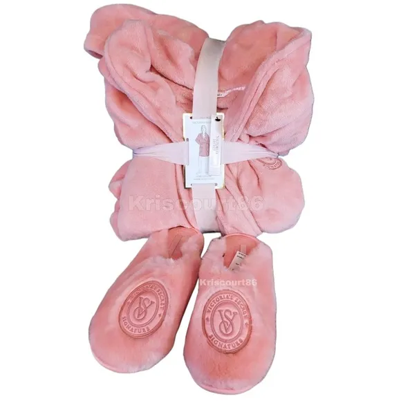 VS Passion Pink Robe &amp; Slippers NEW WITH TAGS