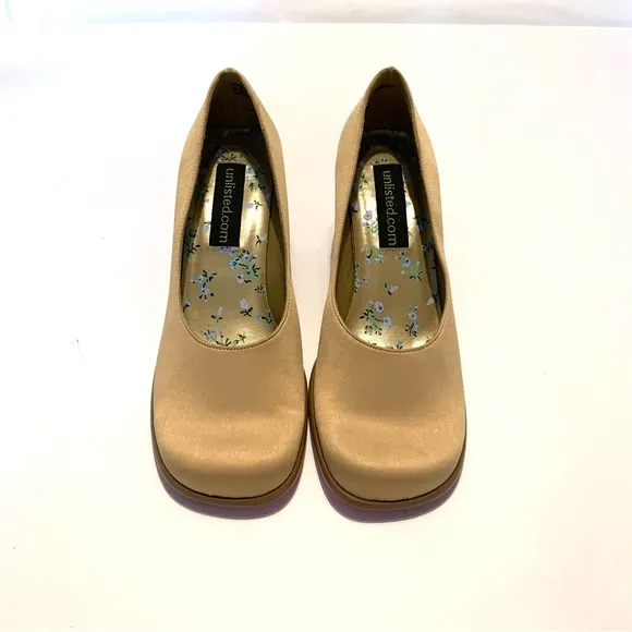 VTG 90s/Y2K NEW UNLISTED GOLD TAUPE SATIN SQUARE TOE CHUNKY HEEL PINK BOTTOM 7.5