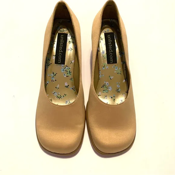 VTG 90s/Y2K NEW UNLISTED GOLD TAUPE SATIN SQUARE TOE CHUNKY HEEL PINK BOTTOM 7.5