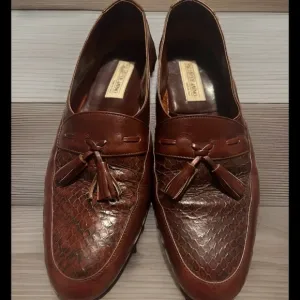 Vtg Luxury PHILLIP DE JARMO Black Leather Wingtip Tassel Loafer Men's Sz 9.5