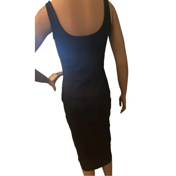 Vuori Halo Essential Dress