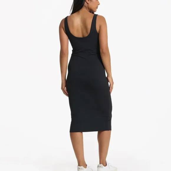 Vuori Halo Essential Dress