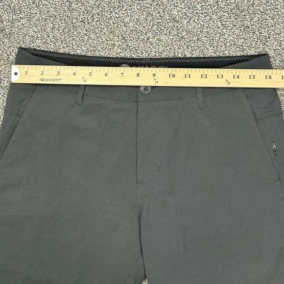Vuori Meta Shorts Mens 30 Chino Charcoal Gray 9&quot; Inseam Athleisure Gym Workout