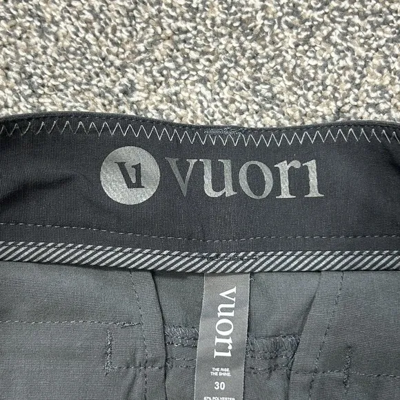 Vuori Meta Shorts Mens 30 Chino Charcoal Gray 9&quot; Inseam Athleisure Gym Workout