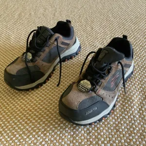 Waterproof work shoes Skechers Men’s waterproof construction safety toe size 8