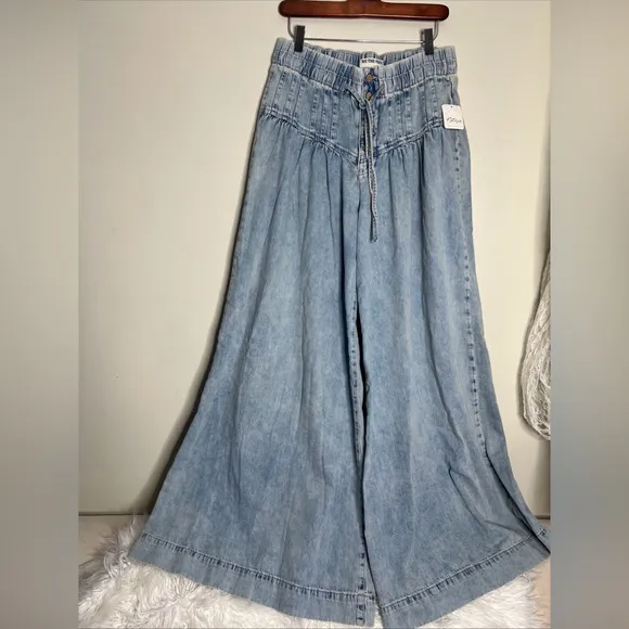 We The Free People Forget Me Knot Pull-On Pleated Yoke Wide Leg Jeans S