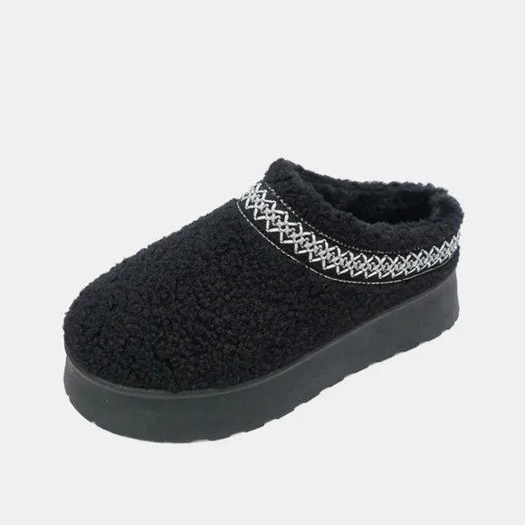 Wild Diva Platform Sherpa Slippers Tazz Embroidered Slip-on Boots Boho Shoes