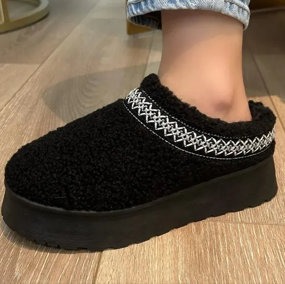 Wild Diva Platform Sherpa Slippers Tazz Embroidered Slip-on Boots Boho Shoes