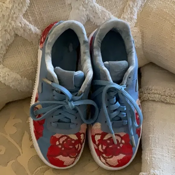 WMNS AIR FORCE 1 UPSTEPELEVATED EXCELLENCE EUC December Sky