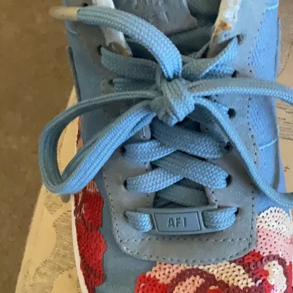 WMNS AIR FORCE 1 UPSTEPELEVATED EXCELLENCE EUC December Sky