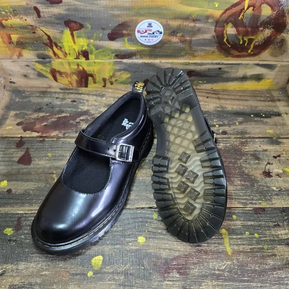 Women Dr Martens‎ Polley Women Slip resistant patent leather shoes sz 7 New