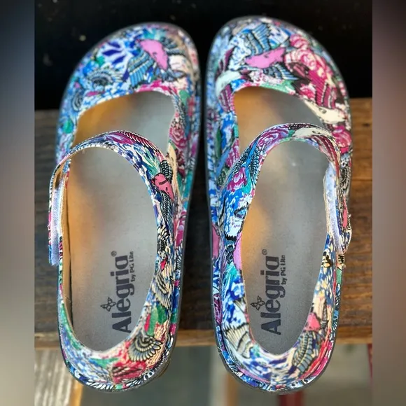Women's Alegria‎ &quot;Paloma&quot; Mary-Janes multicolor &quot;Finch&quot; print. Size 36